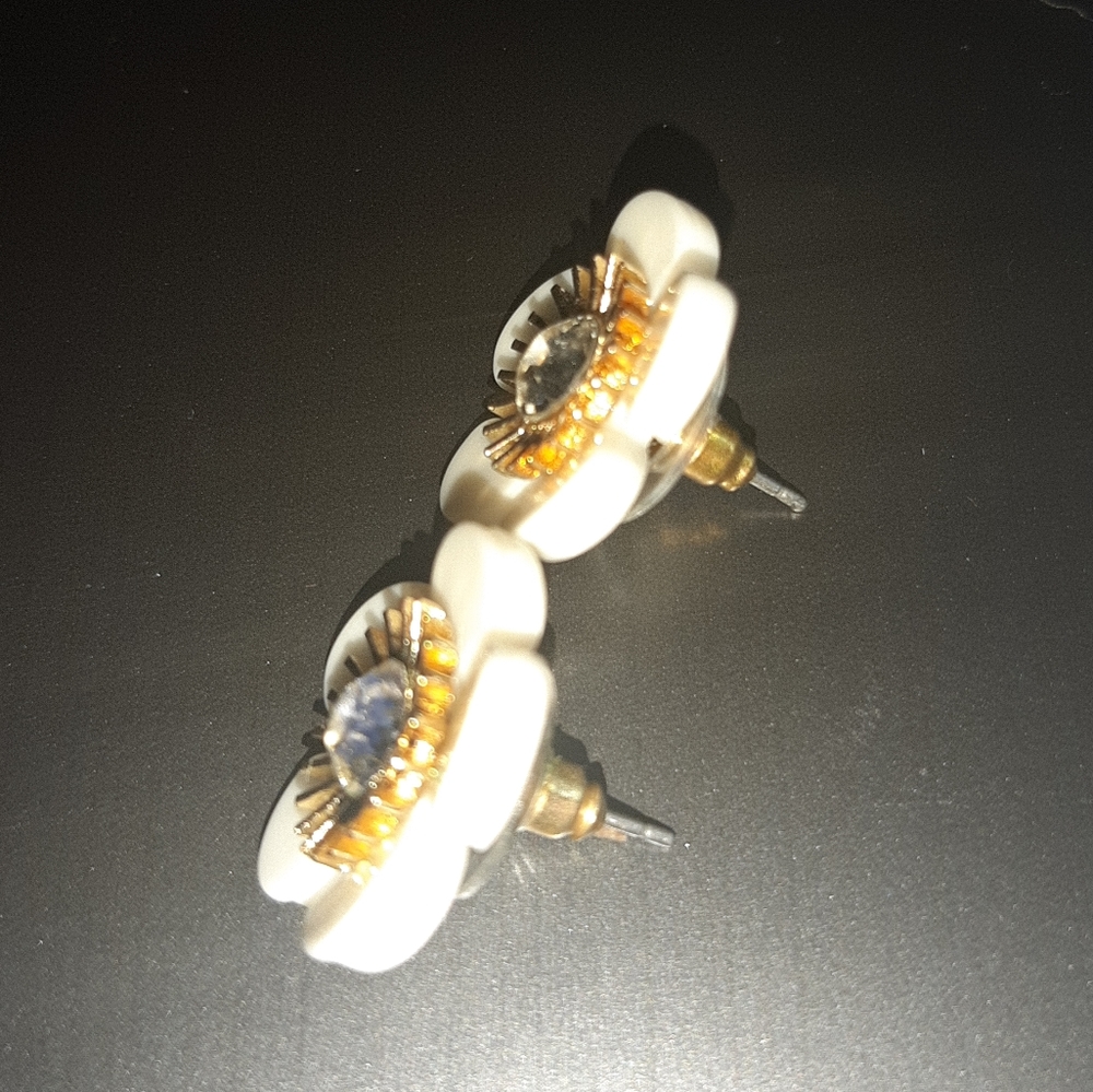 White Epoxy With Gold Spinal        c - Picture 4 of 6